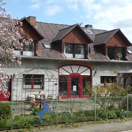 Maidenhain Apartment